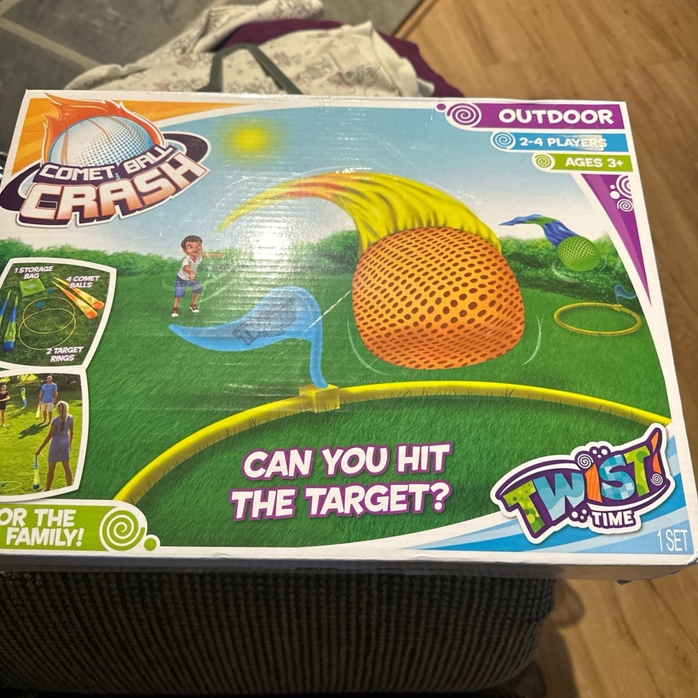 NEW NEVER Opened Comet Ball Crash Outdoor Game  2-4 Players for Ages 3 & Up